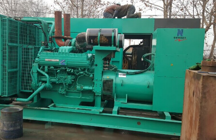 庐阳发电机组如何判断水冷式机油散热器内部是否需要清洗？